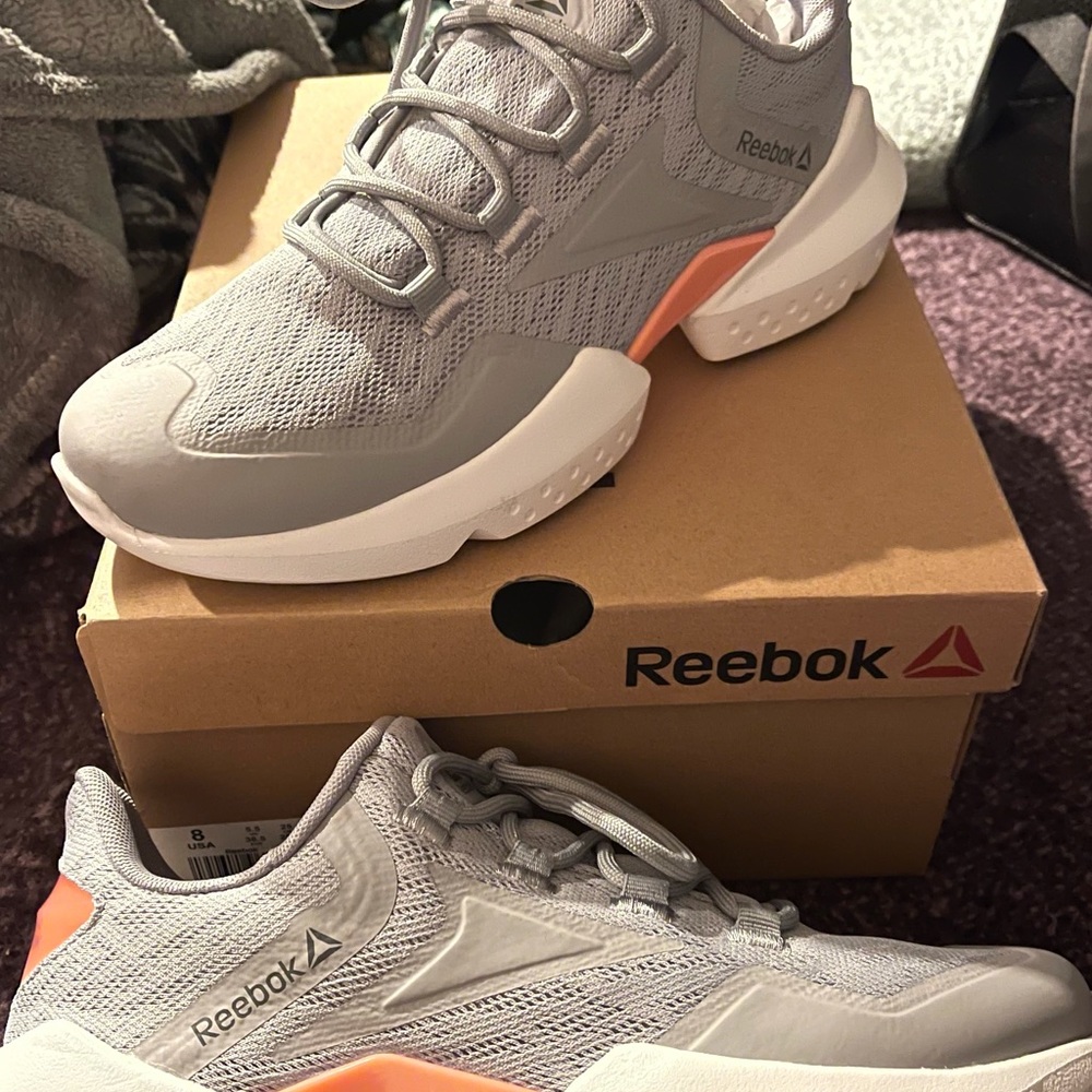 Woman’s size 8 Reebok split fuel sneakers